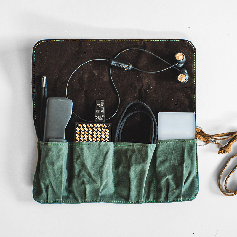 Barrie Roll Organizer Pouch