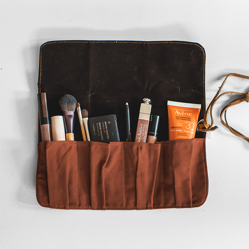 Barrie Roll Organizer Pouch