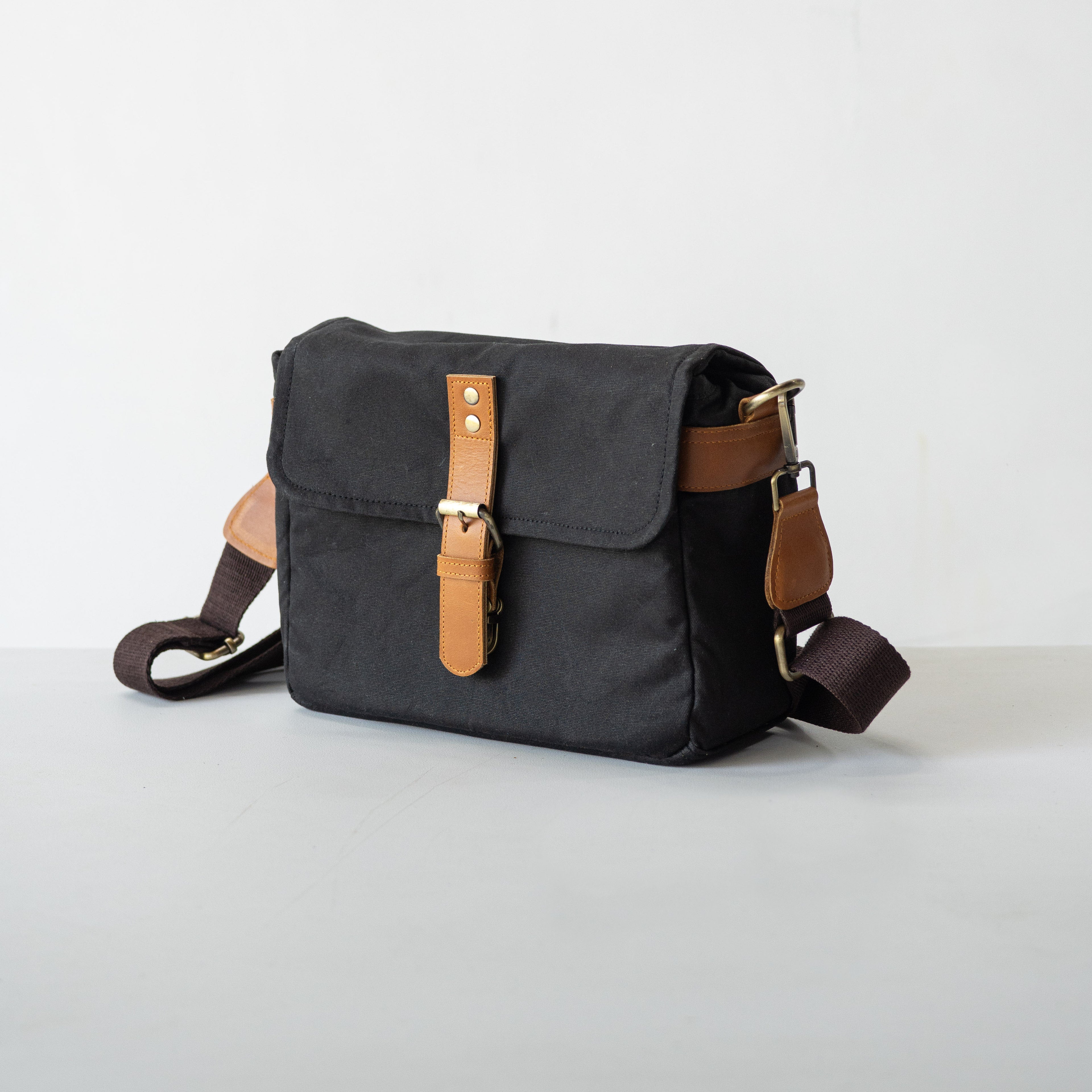Harvey Camera Sling Bag