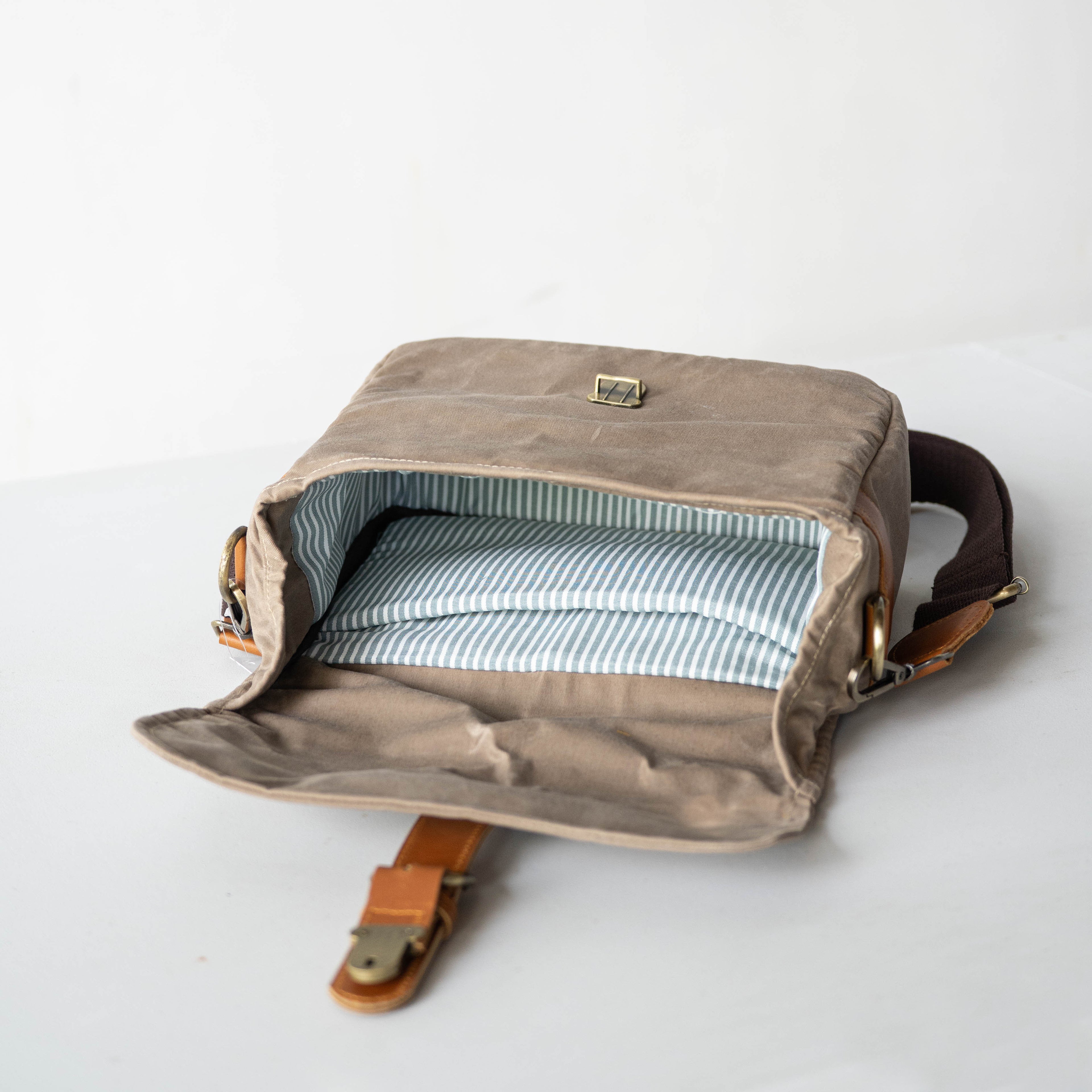 Harvey Camera Sling Bag
